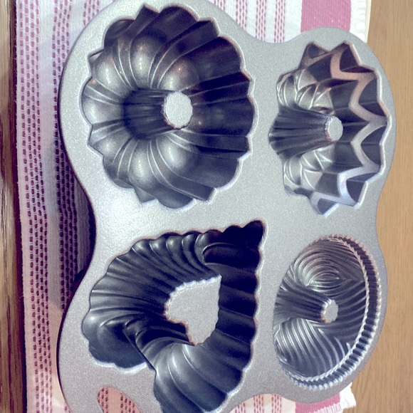Nordic Ware Kitchen Nordic Ware Bundt Quartet Pan Poshmark